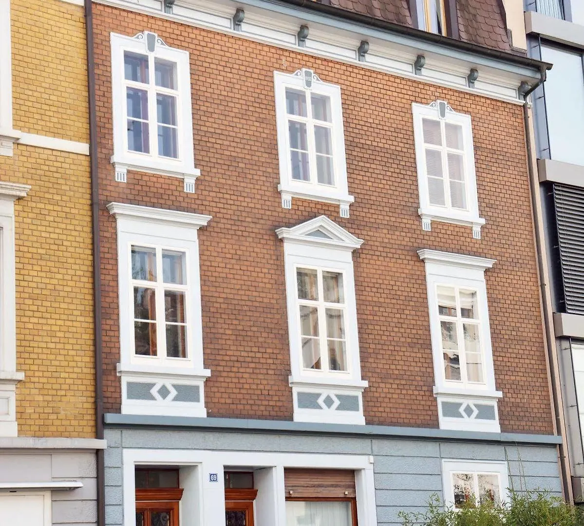 Apartment Unique Serviced Living @ Airport Line Basel