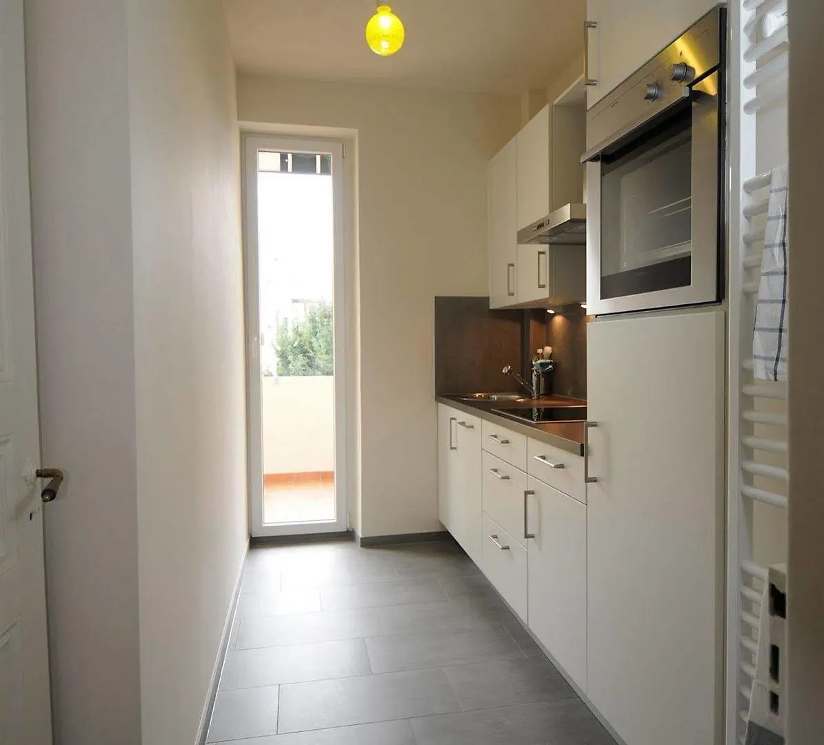 Unique Serviced Living @ Airport Line Basel Apartment