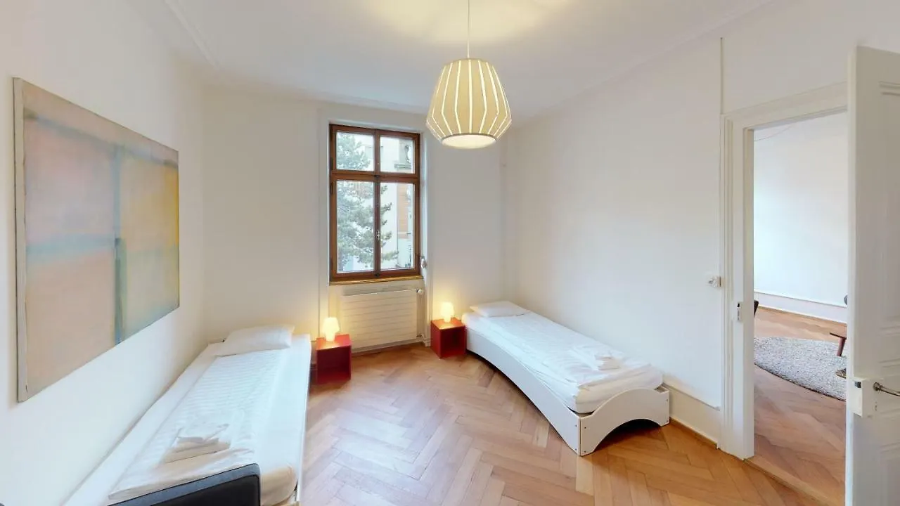 Unique Serviced Living @ Airport Line Basel Apartment